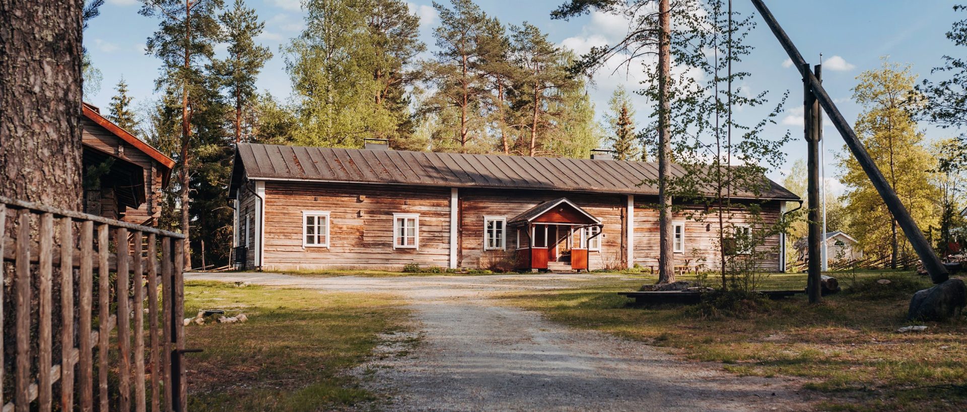 Hankasalmen kotiseutuyhdistys museokylä Hallan tupa